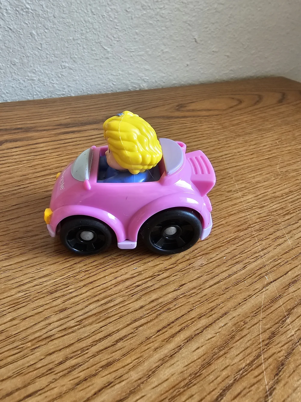 4/$10 Little People Fisher Price Wheelies Pink Car With Blond Girl Driver 2009